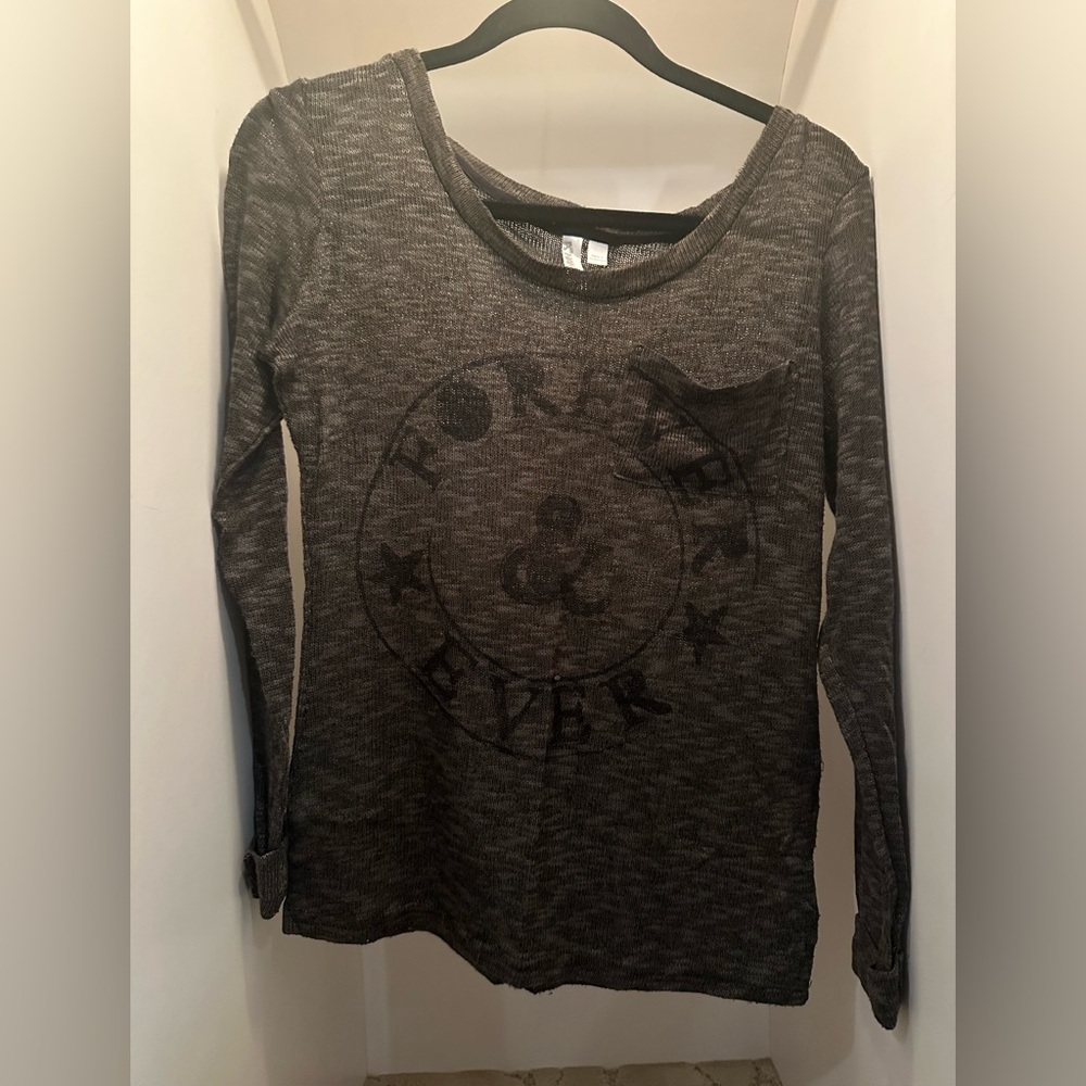 Gray Long Sleeve Graphic Top